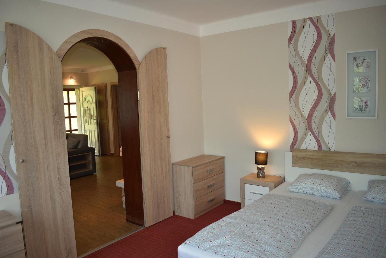 Tanay Vendeghaz Villa Balatonfured Bagian luar foto