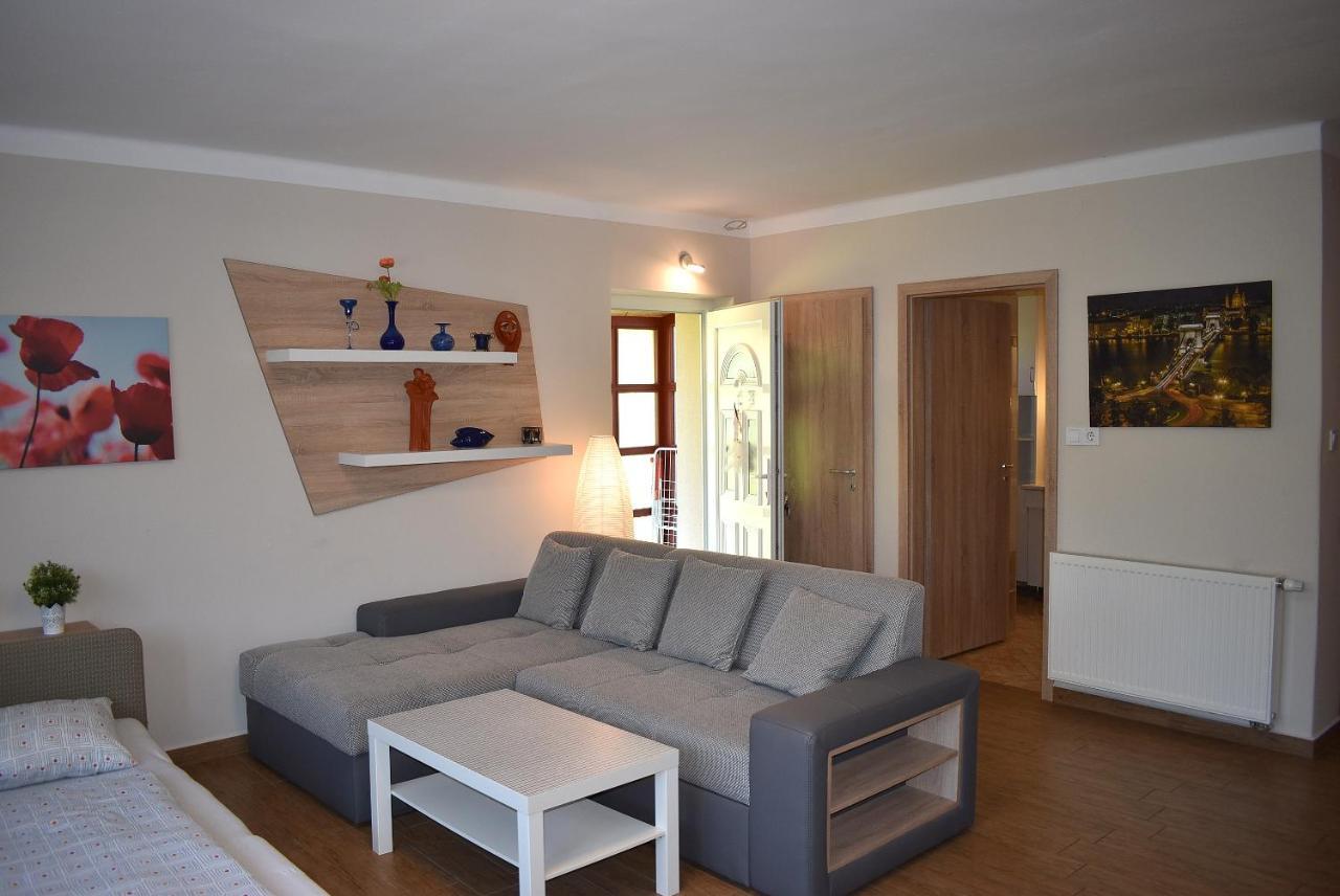 Tanay Vendeghaz Villa Balatonfured Bagian luar foto
