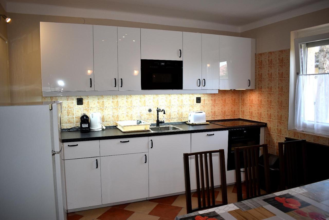 Tanay Vendeghaz Villa Balatonfured Bagian luar foto