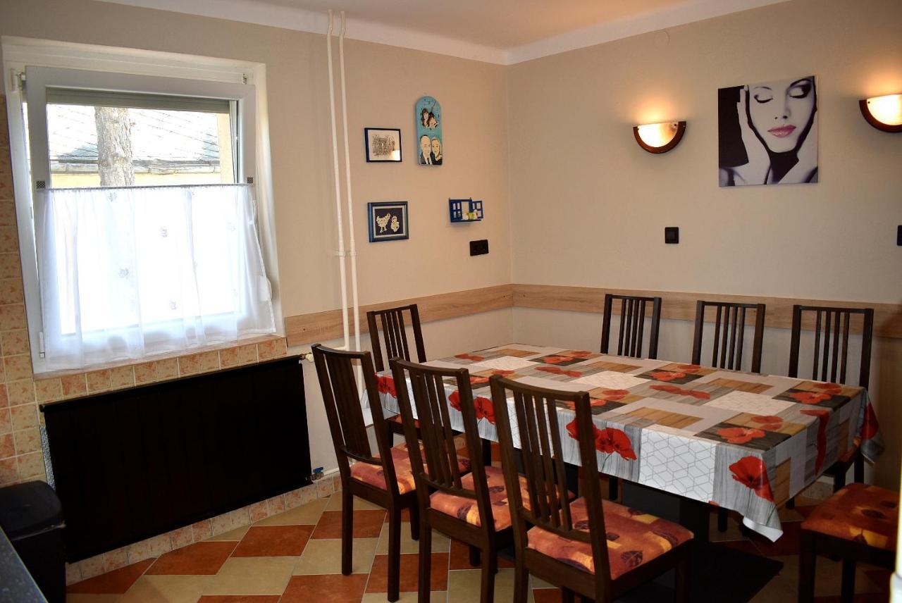 Tanay Vendeghaz Villa Balatonfured Bagian luar foto