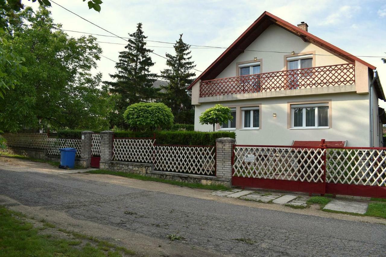 Tanay Vendeghaz Villa Balatonfured Bagian luar foto