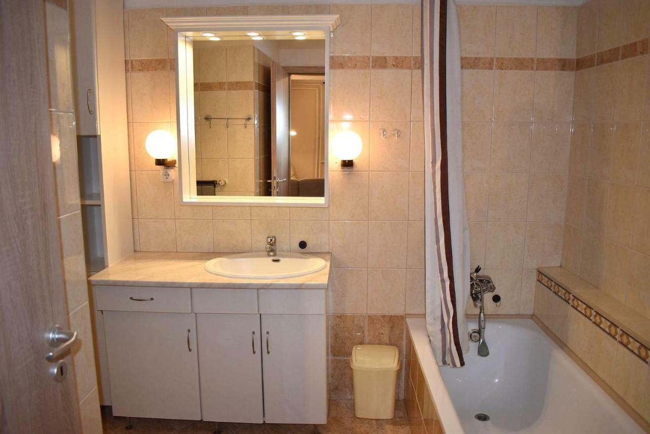 Tanay Vendeghaz Villa Balatonfured Bagian luar foto