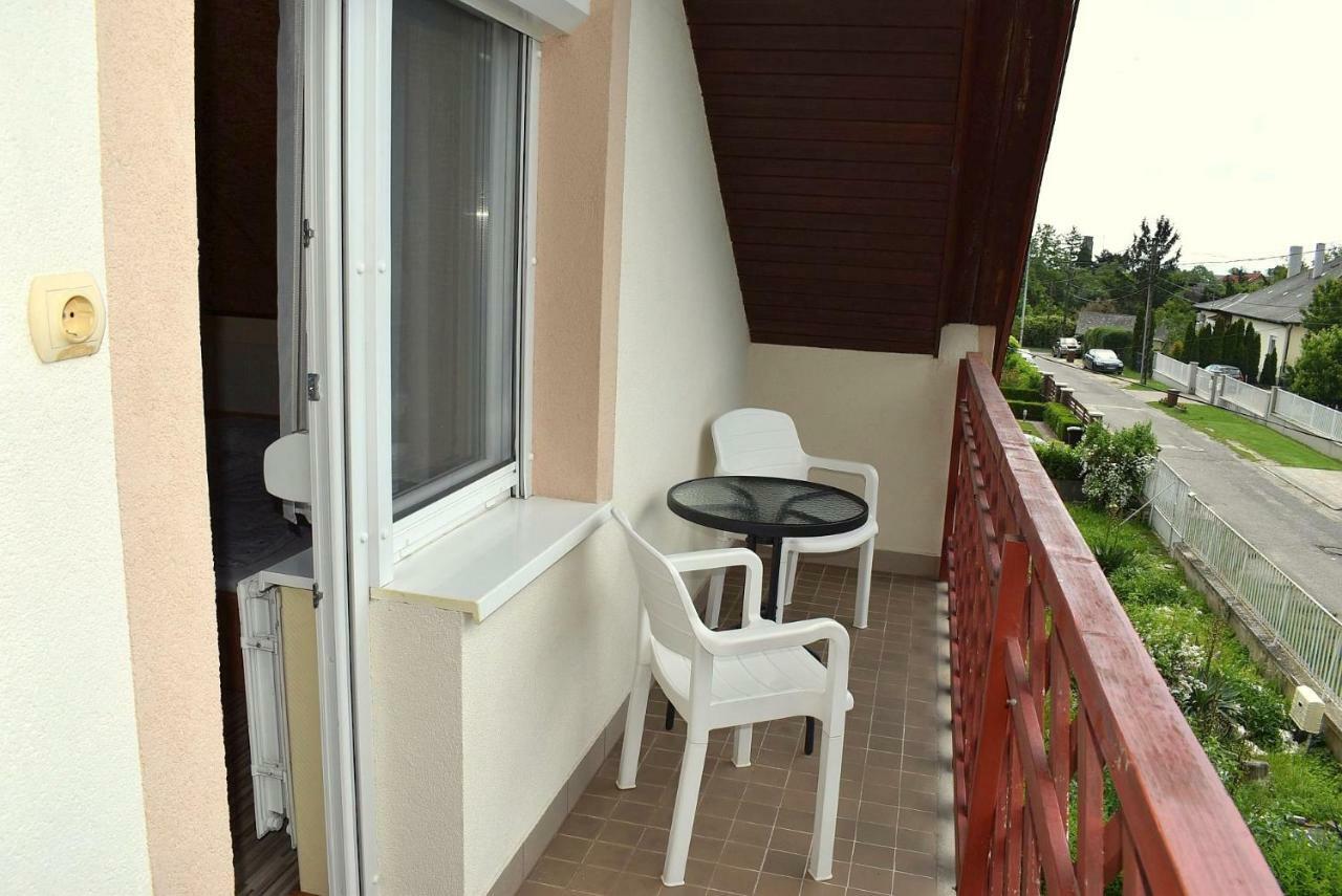 Tanay Vendeghaz Villa Balatonfured Bagian luar foto